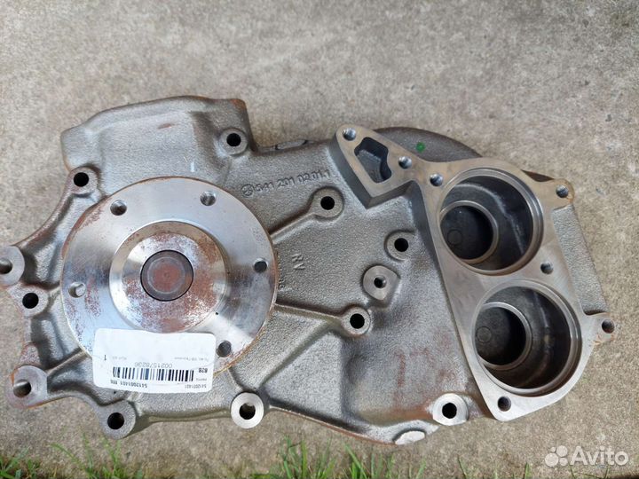 Водяная помпа Mercedes