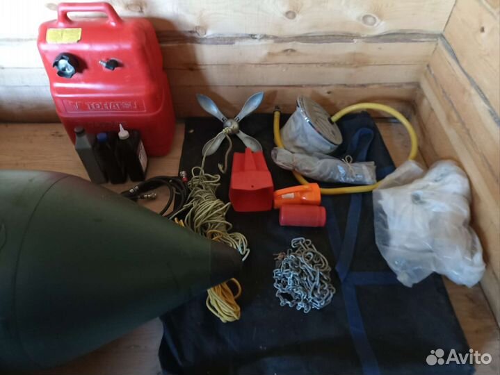 Лодка с мотором