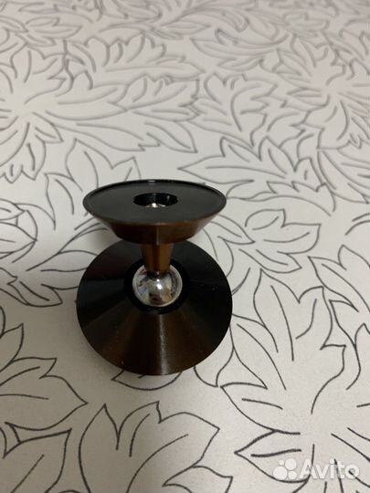 Магнитный держатель для телефона в автомобиль