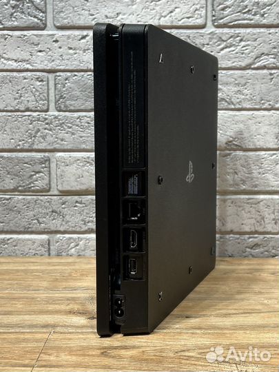 PlayStation 4 Slim 1TB, 2 геймпада + игры