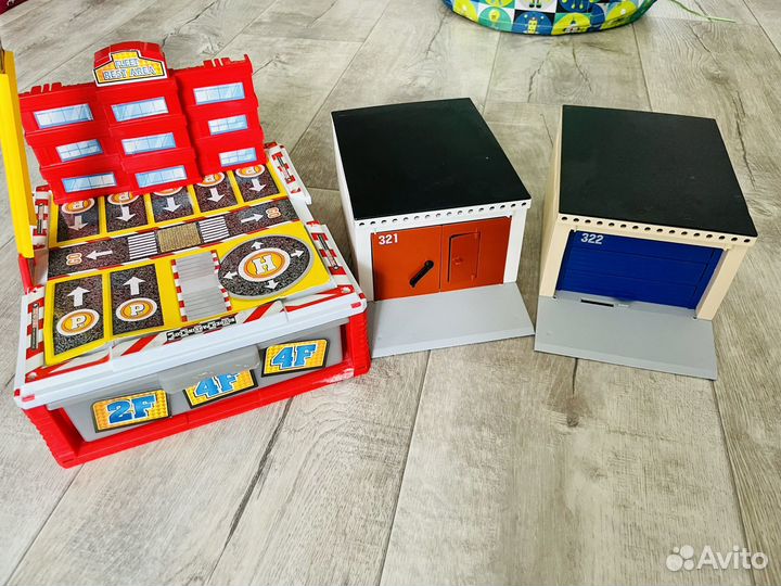 Игрушки/Гараж/парковка для маленьких машинок