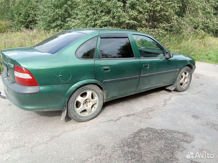 Opel Vectra 1.8 МТ, 1996, 340 543 км