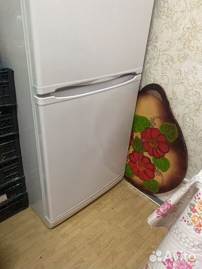 Холодильников бу