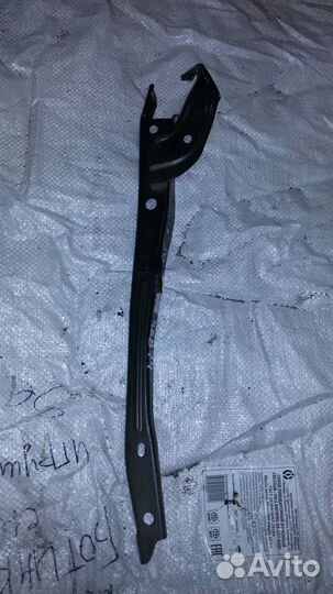 Стойка замка капота Toyota Camry V50 2012-2018