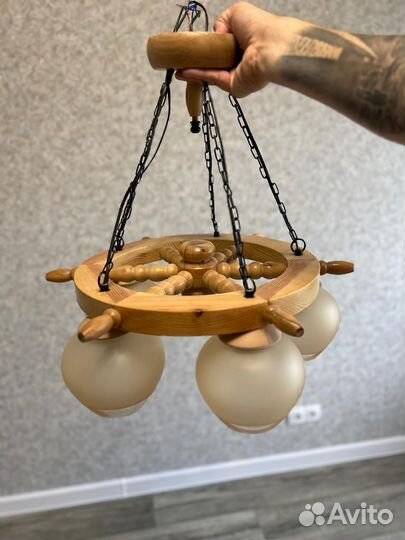 Продам люстру