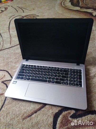 Ноутбук asus