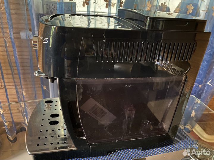 Кофемашина delonghi magnifica s