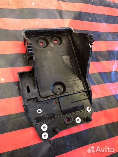 Площадка аккумулятора Мазда 6 GJ