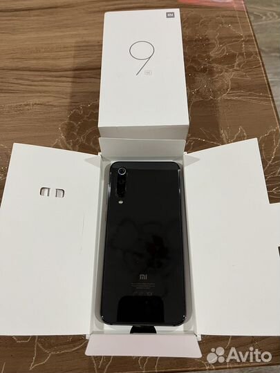 Телефон Xiaomi mi 9 se
