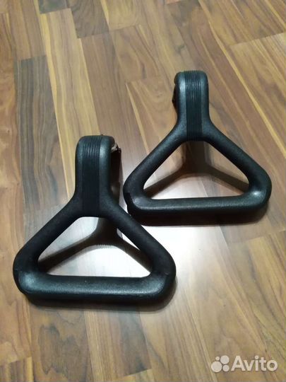 Подлокотники большие из прочного пластика