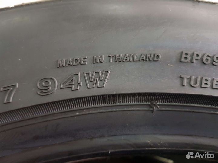 Bridgestone Potenza Adrenalin RE004 215/55 R17 94W