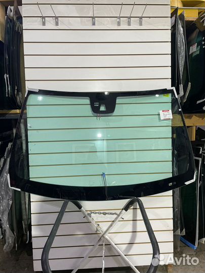 Стекло лобовое Мерседес W212