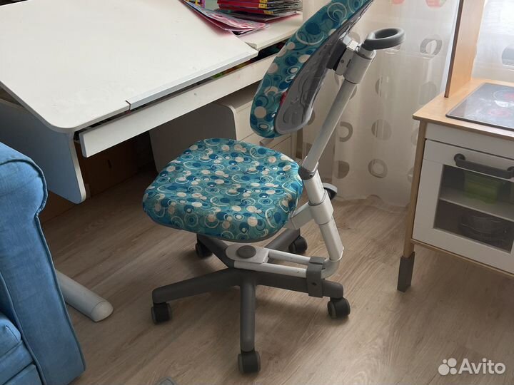 Парта с тумбой и стул