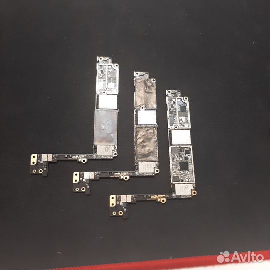 Материнская плата на iPhone 7 plus