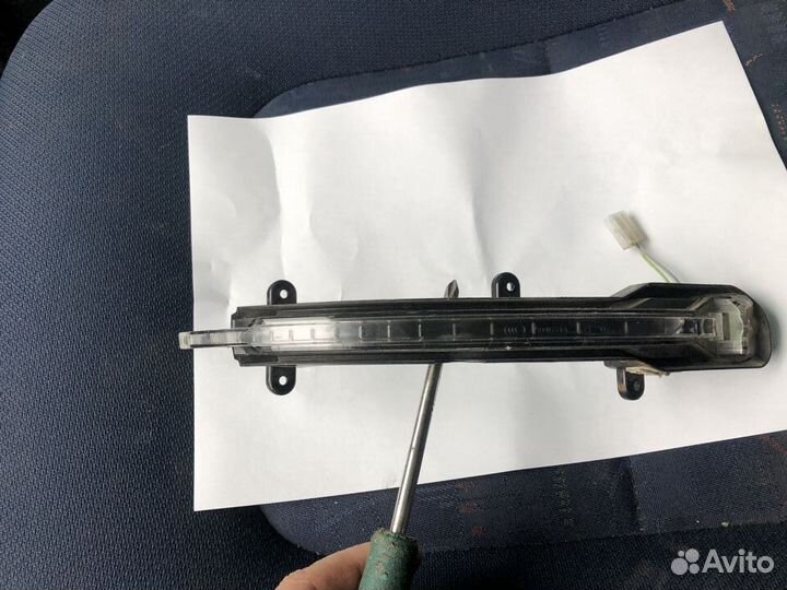 Audi Q7 4L указатель поворота в правое зеркало