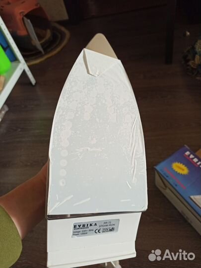 Утюг Evrika