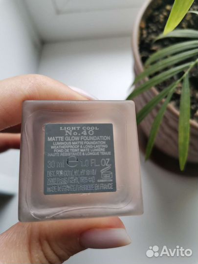 Burberry тональное средство light cool 040