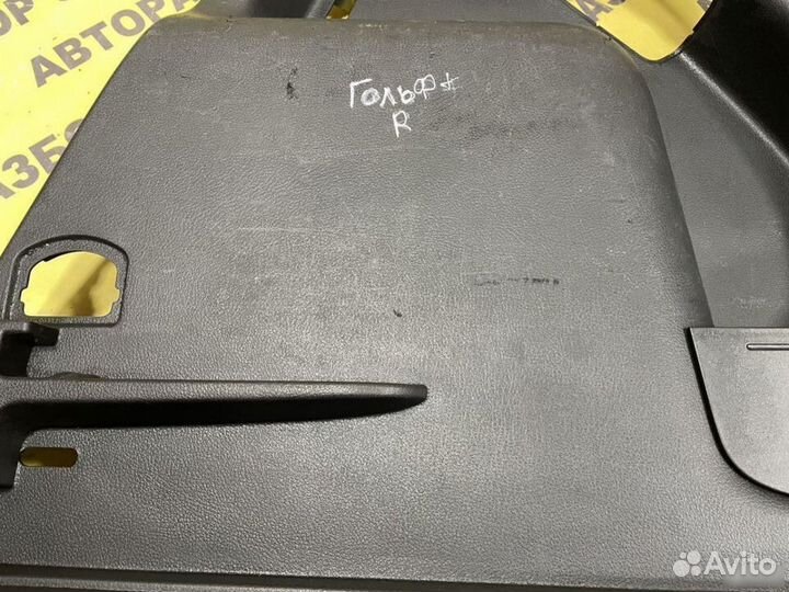 Обшивка багажника R VW Golf Plus