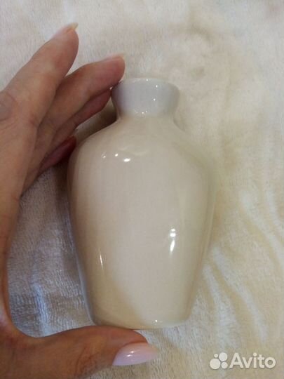 Миниатюрная вазочка