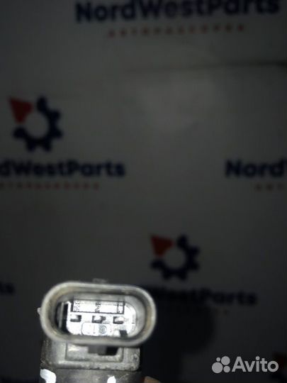 Датчик парковки передний правый Mercedes-Benz W212