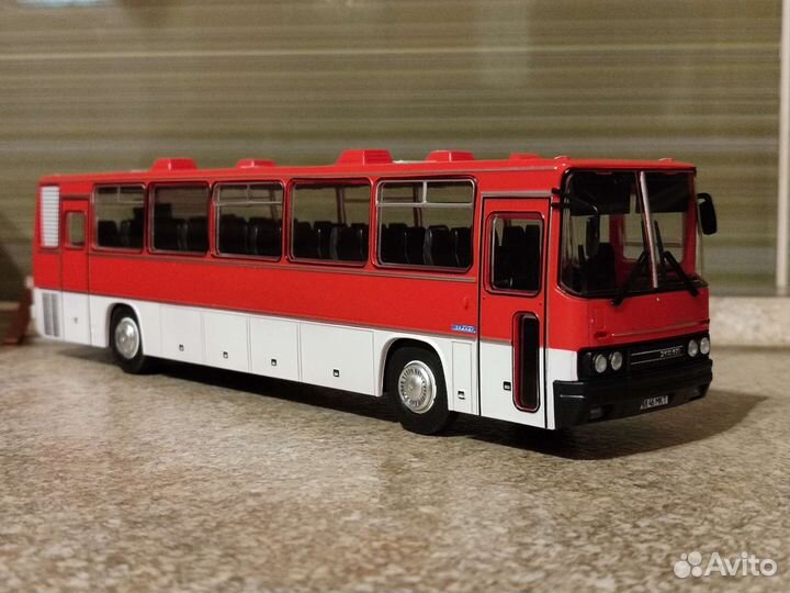 Модель Ikarus-250.59 в масштабе 1:43