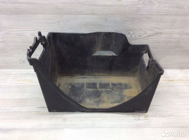 Крепление акб (корпус/подставка) Mitsubishi Pajero