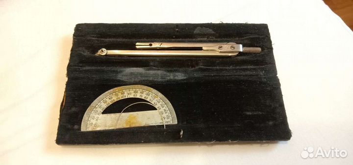 Школьные принадлежности