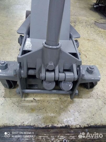 Продам подкатной гидравлический домкрат 