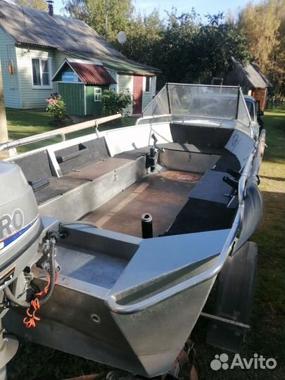 Моторная лодка