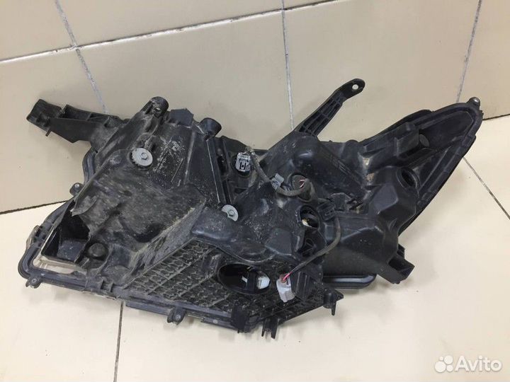 Фара передняя правая Toyota Land Cruiser Prado