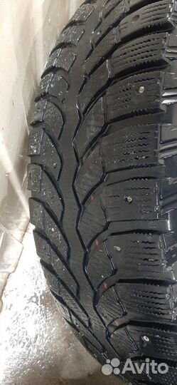 Bridgestone Blizzak Ice 215/65 R16 98