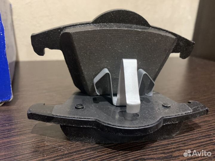 Колодки тормозные задние для XC90 Volvo 30793093