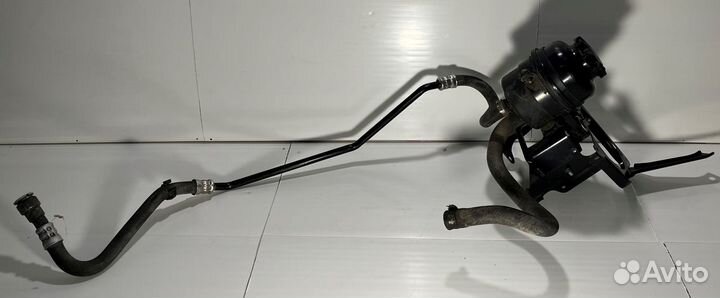 Бачок гидроусилителя с трубками BMW E90