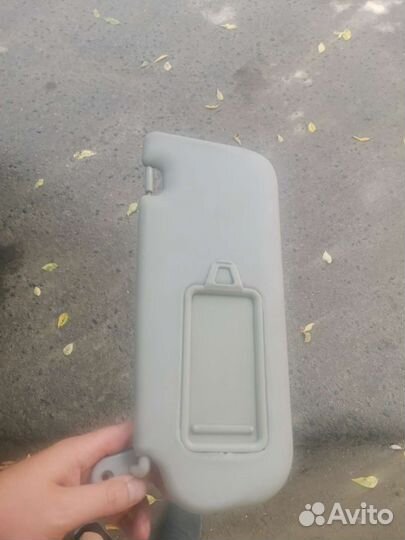 Солнцезащитный козырек