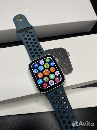 Часы Apple Watch SE 44 mm