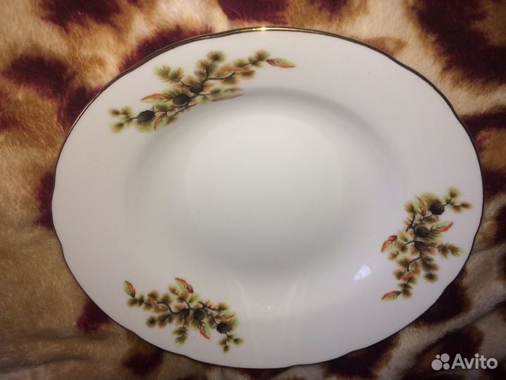 Сервиз чайная пара,блюда, тарелки Япония шишки