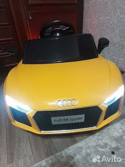 Детский электромобиль