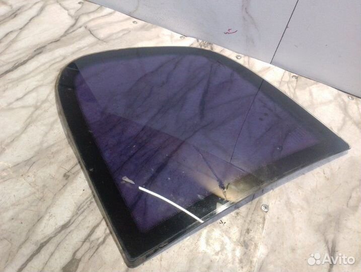 Стекло кузовное заднее правое Chevrolet Niva 21236