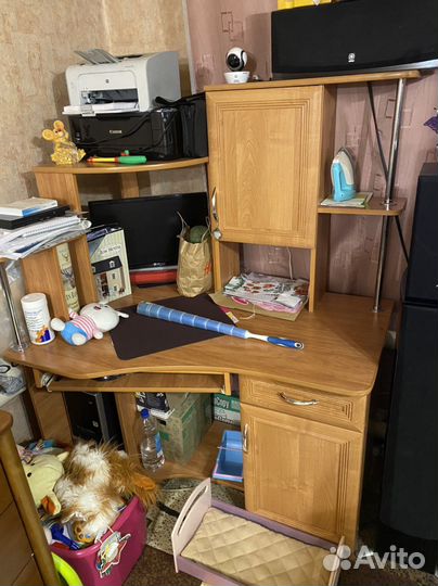 Угловой компьютерный стол