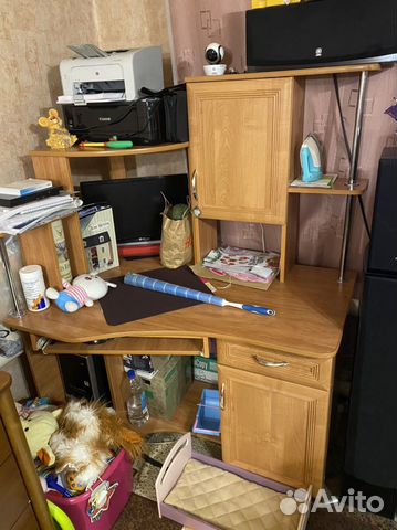 Угловой компьютерный стол