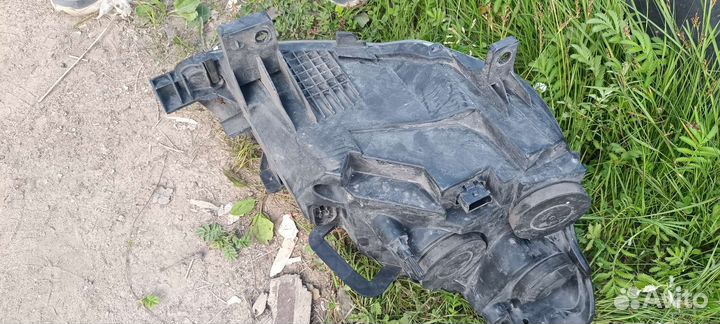 Фара на пежо партнер peugeot partner