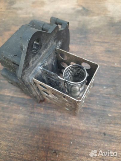 Реле вентилятора Peugeot 307 хэтчбэк 5 дв. 1.6 NFU