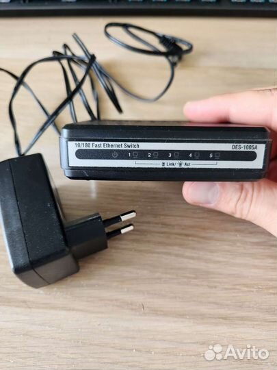 Коммутатор D-Link DES-1005A