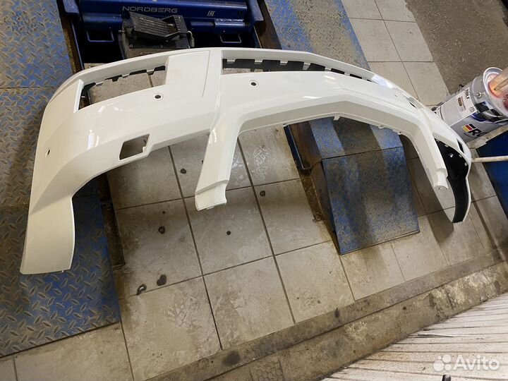 Бампер на мердселц GLK новый в цвет