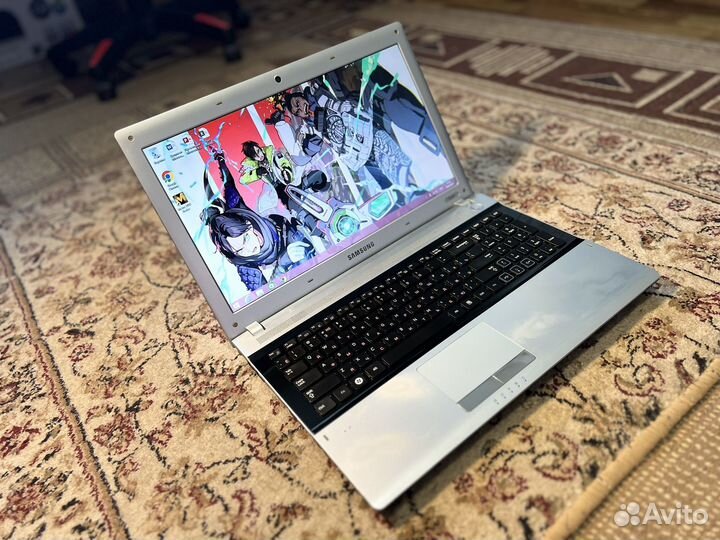 Мощный Ноутбук Samsung core i3/10гб/GT 520m