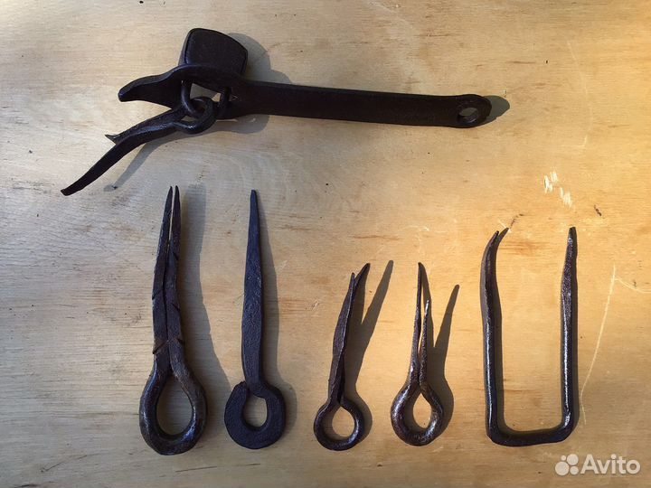 Старинные скобяные изделия