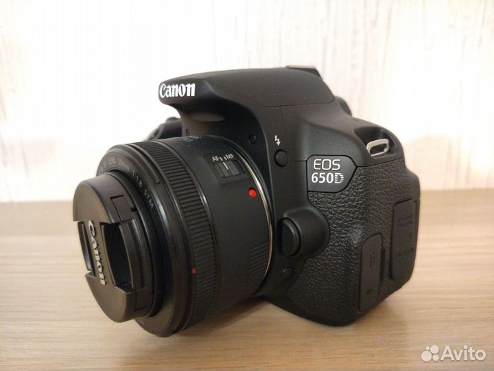 Canon EOS 650D + штатив + аксессуары