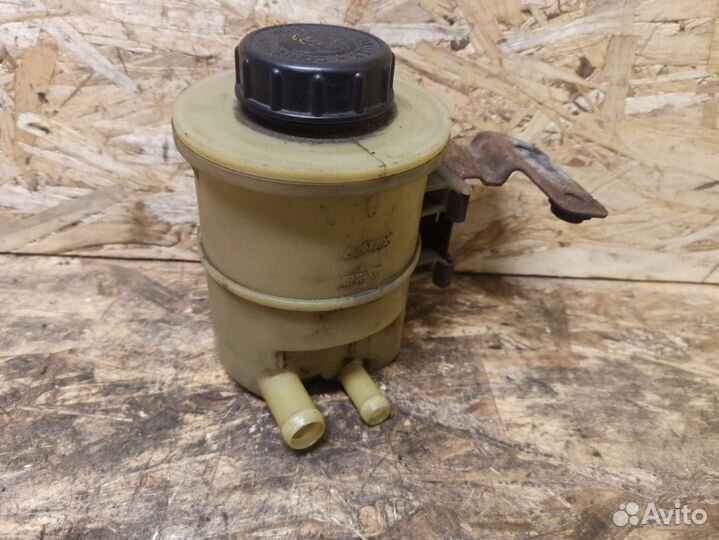 Бачок гур Renault Logan 1