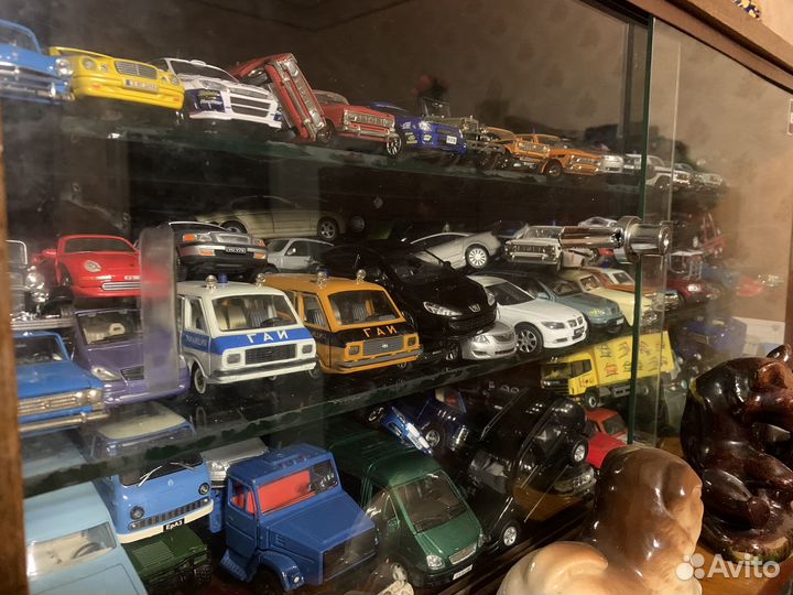 Моделька машины 1 18