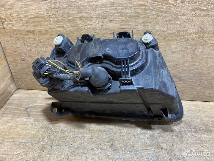 Фара передняя левая Audi A3 8L дорест 142111